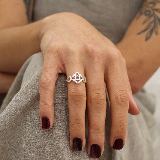 Ancient Labyrinth Key Ring (Silver)